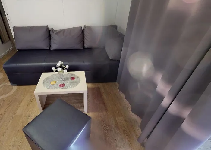 Mobile In Bodensdorf Near & Dom wakacyjny *